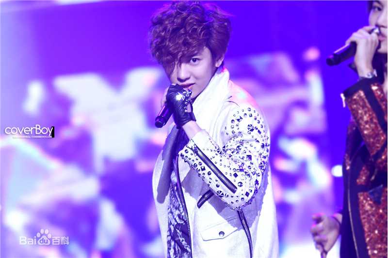 朴灿烈(（韩文名）、Park Chanyeol（官方艺名）)前后照片