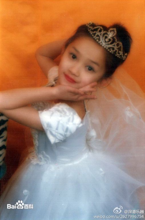 付梦妮(Mini)童年时期图片图集