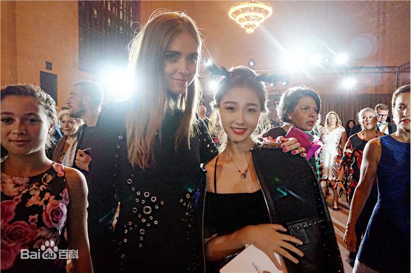 虞书欣(Esther)时尚活动素颜照相册