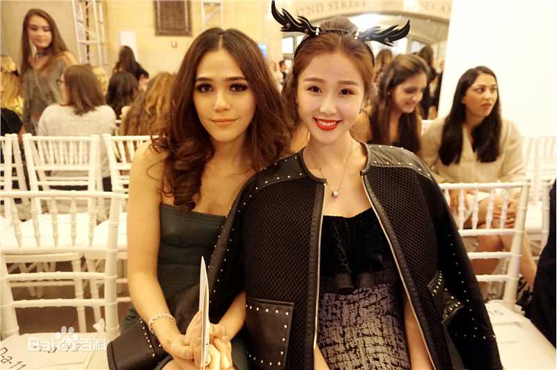 虞书欣(Esther)时尚活动素颜照相册