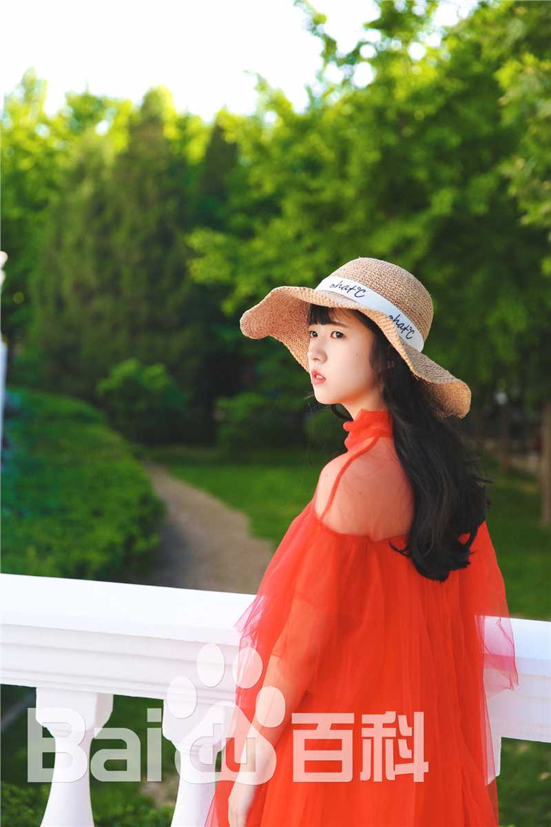 何蓝逗(helandou)最新壁纸