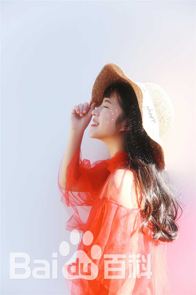 何蓝逗(helandou)最新壁纸