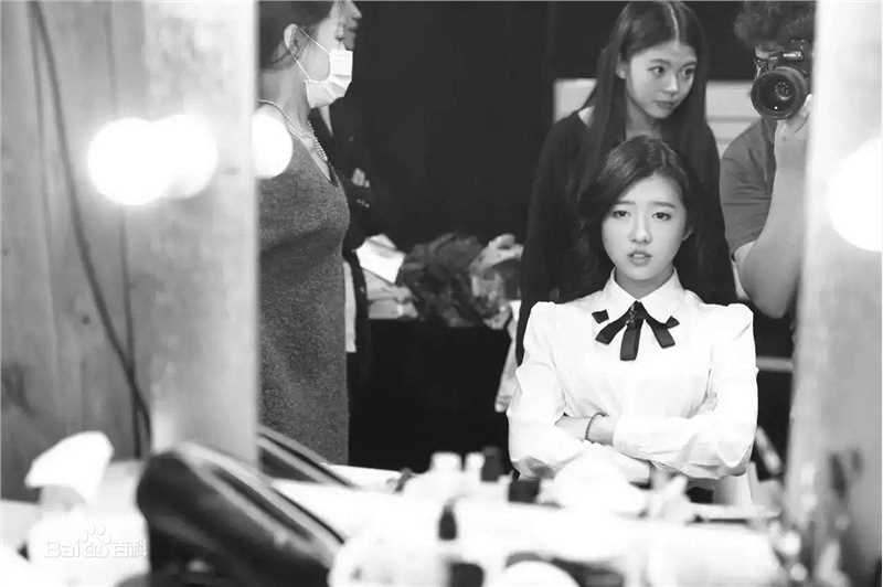 何蓝逗(helandou)《青春喂了狗》精选剧照