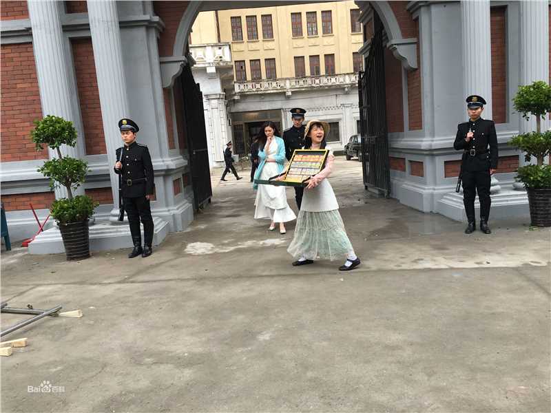 何蓝逗(helandou)《翡翠恋人》剧照