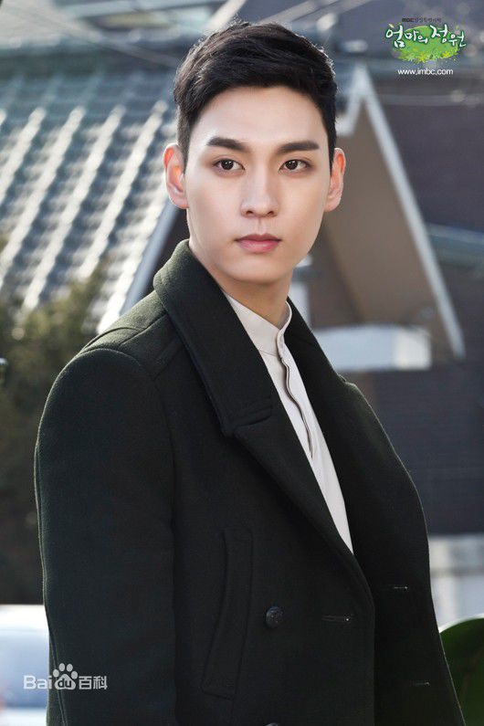 崔泰俊(Choi Tae Joon)在《妈妈的庭院》（2014）中的