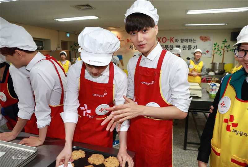 金钟仁(KAI（官方艺名）， ， （韩文名），Kim Jong In)社会活动图片图集