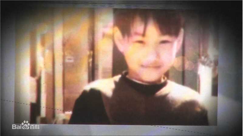 金钟仁(KAI（官方艺名）， ， （韩文名），Kim Jong In)童年照图册