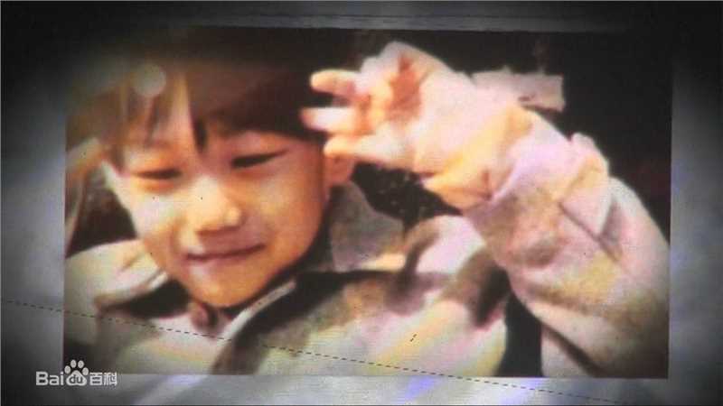 金钟仁(KAI（官方艺名）， ， （韩文名），Kim Jong In)童年照图册