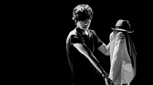 金钟仁(KAI（官方艺名）， ， （韩文名），Kim Jong In)舞蹈动态图图片图集