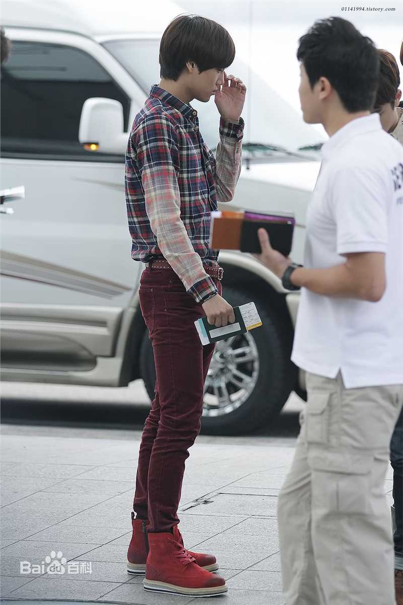 金钟仁(KAI（官方艺名）， ， （韩文名），Kim Jong In)饭拍壁纸壁纸