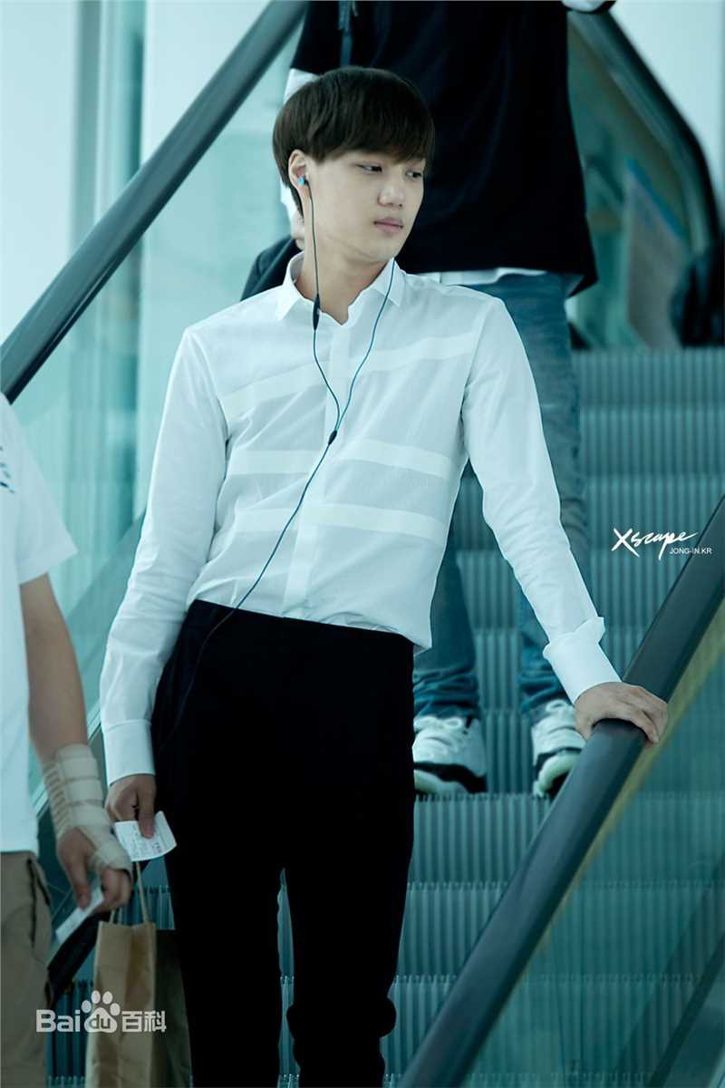 金钟仁(KAI（官方艺名）， ， （韩文名），Kim Jong In)饭拍壁纸壁纸