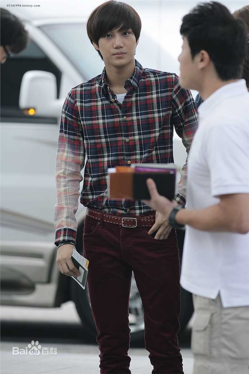 金钟仁(KAI（官方艺名）， ， （韩文名），Kim Jong In)饭拍壁纸壁纸