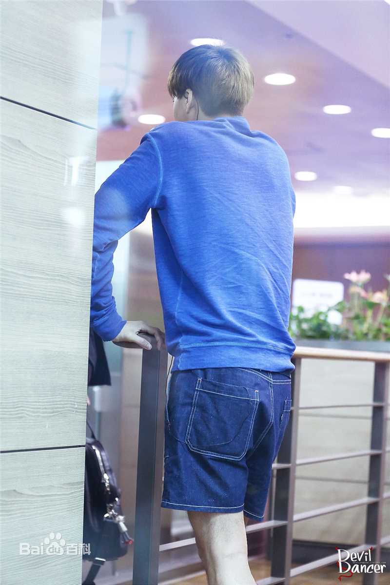 金钟仁(KAI（官方艺名）， ， （韩文名），Kim Jong In)饭拍壁纸壁纸