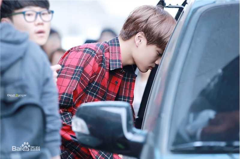 金钟仁(KAI（官方艺名）， ， （韩文名），Kim Jong In)饭拍壁纸壁纸