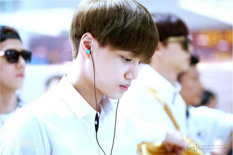 金钟仁(KAI（官方艺名）， ， （韩文名），Kim Jong In)饭拍壁纸壁纸