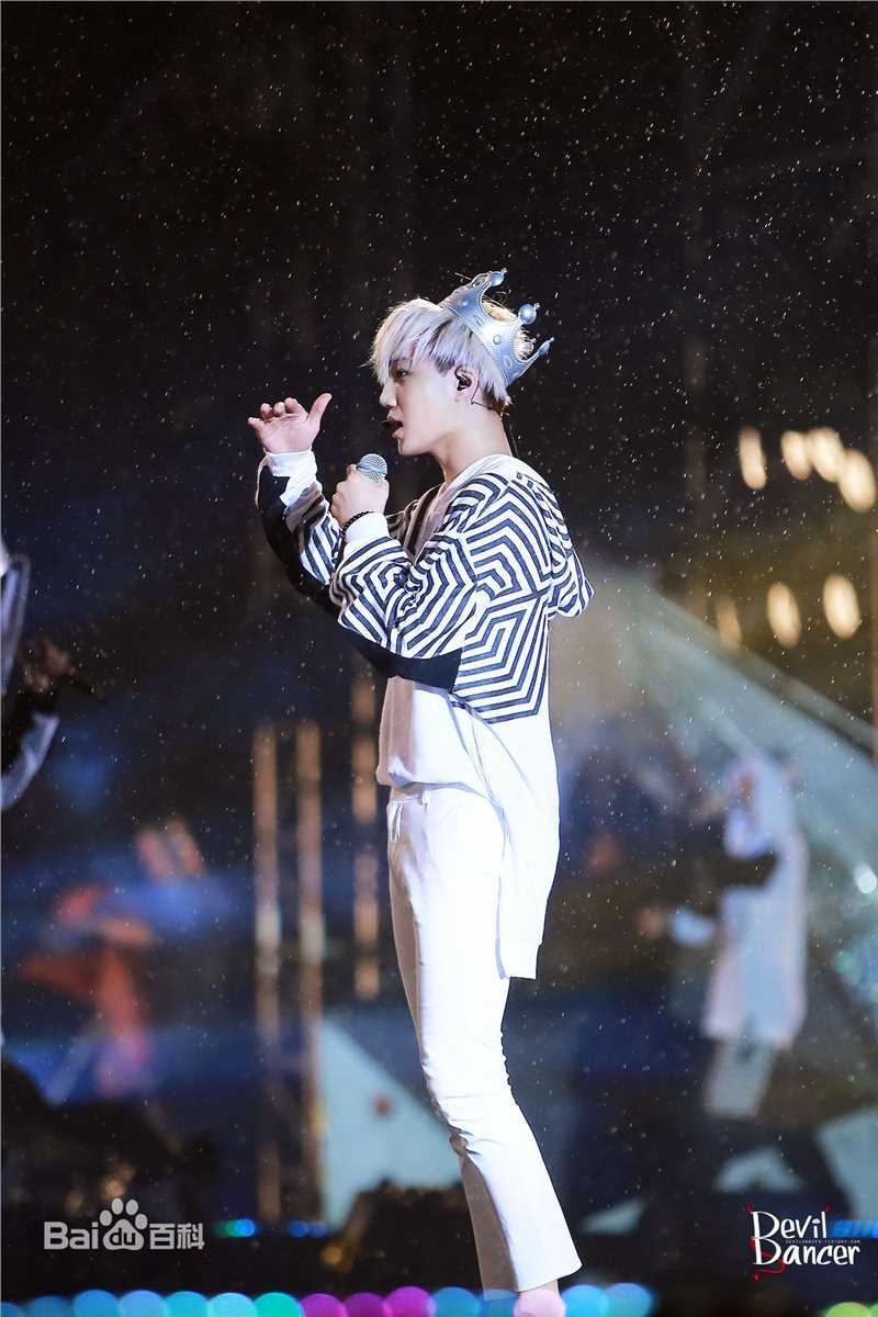 金钟仁(KAI（官方艺名）， ， （韩文名），Kim Jong In)舞台照素颜照相册