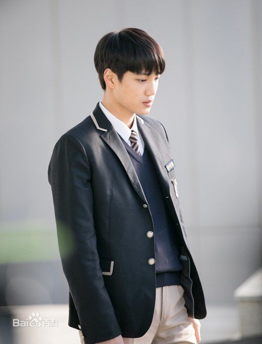 金钟仁(KAI（官方艺名）， ， （韩文名），Kim Jong In)Andante前后照片