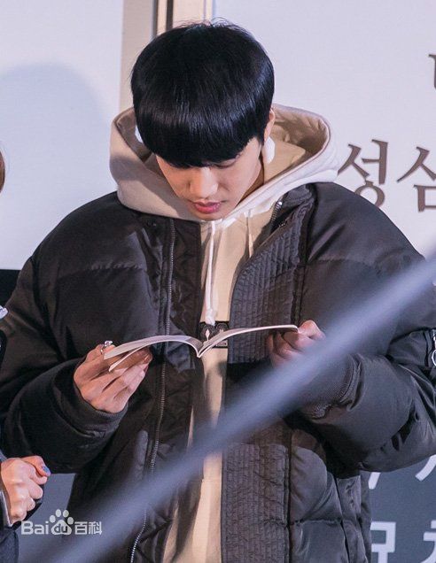 金钟仁(KAI（官方艺名）， ， （韩文名），Kim Jong In)Andante前后照片