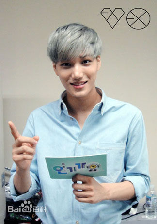 金钟仁(KAI（官方艺名）， ， （韩文名），Kim Jong In)MC前后照片