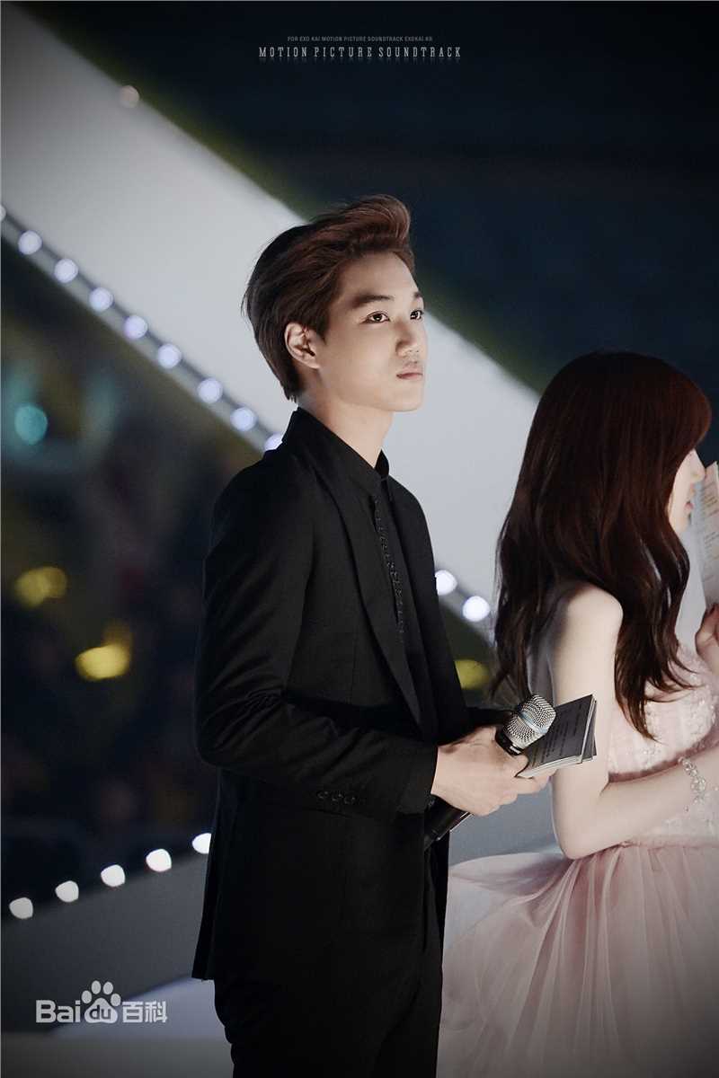 金钟仁(KAI（官方艺名）， ， （韩文名），Kim Jong In)MC前后照片