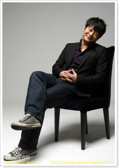 最新赵成夏性感图片