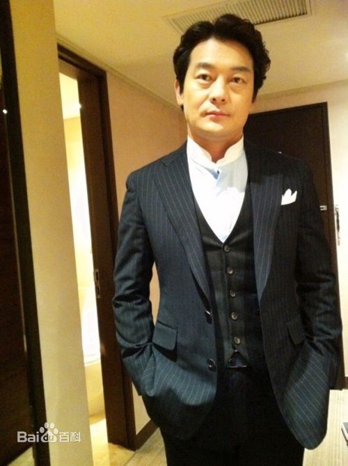 最新赵成夏性感图片