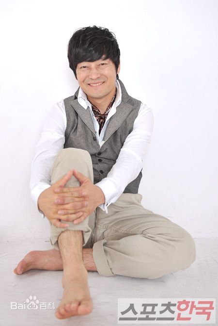 赵成夏生活图册