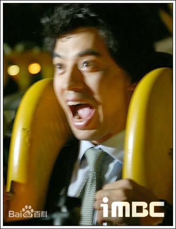 最全权伍中(Oh-jung Kwon)在《神秘男女》宣传图片中的壁纸