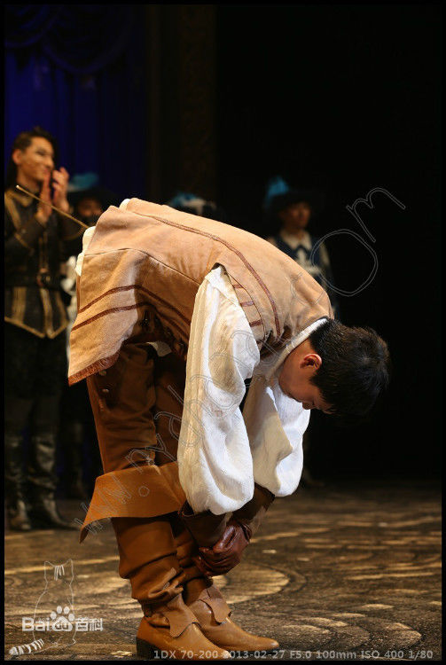 严基俊( ( Um Ki Joon ))音乐剧谢幕性感图片图集