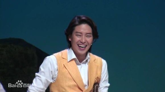 严基俊( ( Um Ki Joon ))音乐剧谢幕性感图片图集