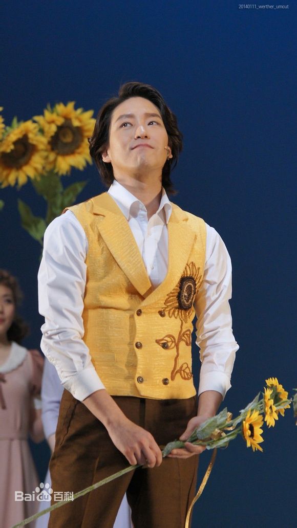 严基俊( ( Um Ki Joon ))音乐剧谢幕性感图片图集