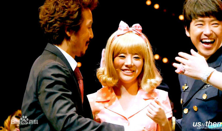 严基俊( ( Um Ki Joon ))音乐剧谢幕性感图片图集