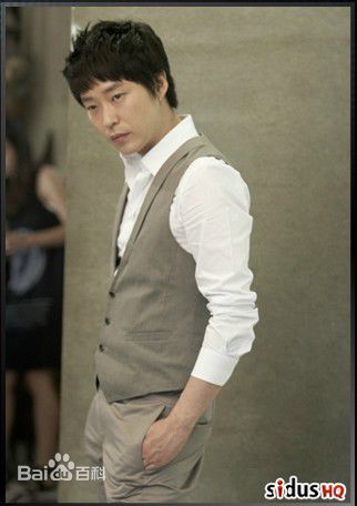 严基俊( ( Um Ki Joon ))话剧《closer》最优质剧照