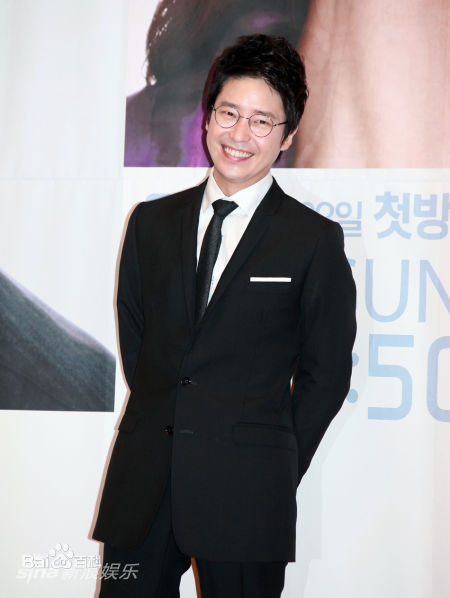 最全严基俊( ( Um Ki Joon ))素颜照