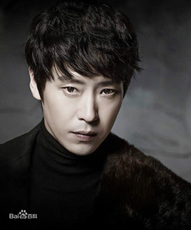 最新严基俊( ( Um Ki Joon ))性感图片