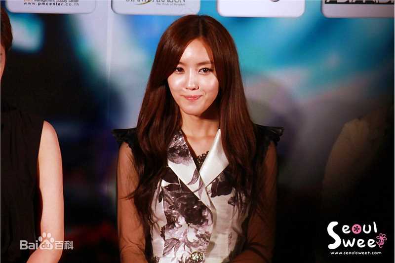 朴孝敏(HyoMin)时尚图集壁纸壁纸