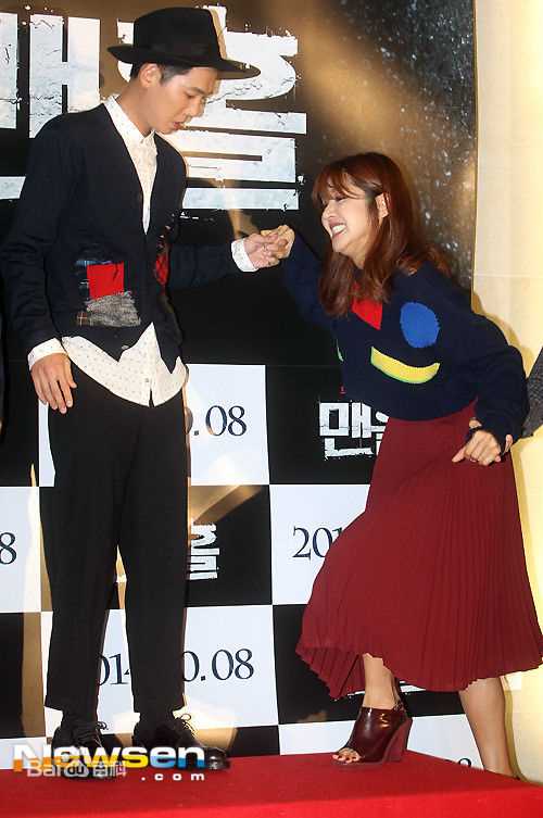 金彬雨((Kim Bin Woo))参加活动素颜照相册