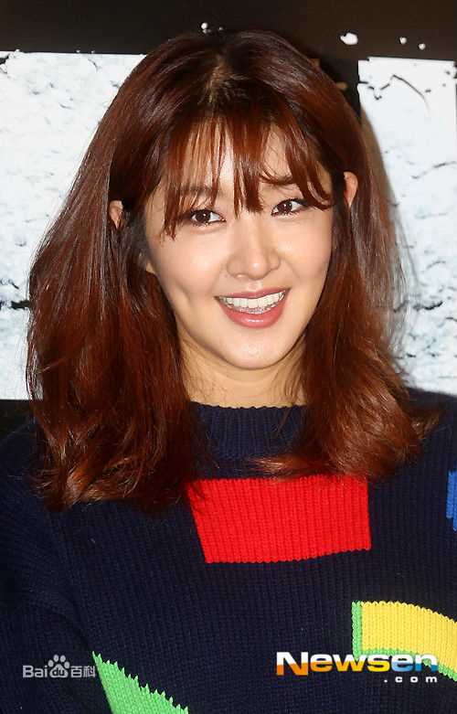 金彬雨((Kim Bin Woo))参加活动素颜照相册