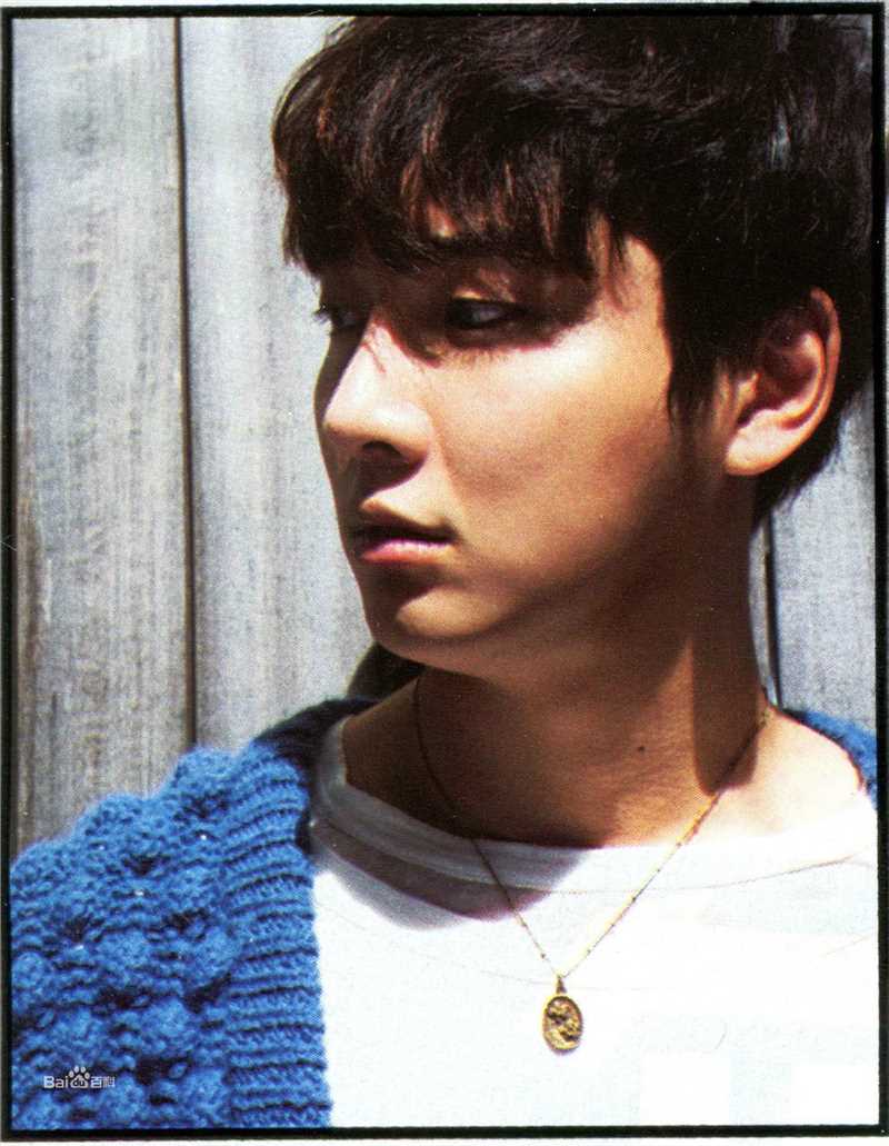 尹施允(，Yun Si Yun，ユン シユン，Yoon Si Yoon)13 VOCE图片图集