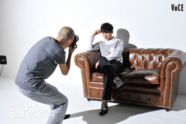 尹施允(，Yun Si Yun，ユン シユン，Yoon Si Yoon)13 VOCE图片图集