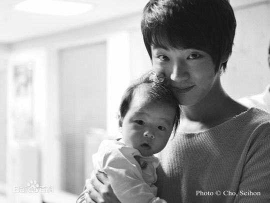 尹施允(，Yun Si Yun，ユン シユン，Yoon Si Yoon)公益宣传图册性感图片图集