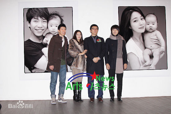 尹施允(，Yun Si Yun，ユン シユン，Yoon Si Yoon)公益宣传图册性感图片图集