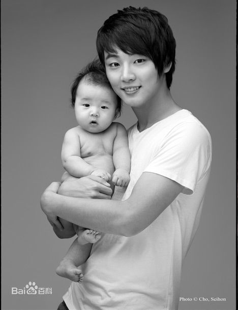 尹施允(，Yun Si Yun，ユン シユン，Yoon Si Yoon)公益宣传图册性感图片图集