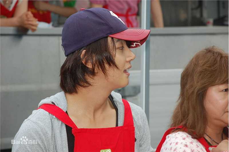 尹施允(，Yun Si Yun，ユン シユン，Yoon Si Yoon)社会活动及公益宣传图册生活照