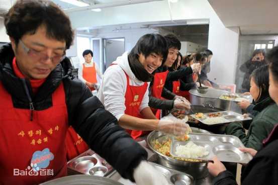 尹施允(，Yun Si Yun，ユン シユン，Yoon Si Yoon)社会活动及公益宣传图册生活照