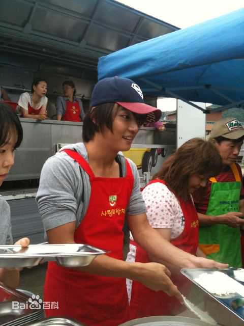 尹施允(，Yun Si Yun，ユン シユン，Yoon Si Yoon)社会活动及公益宣传图册生活照