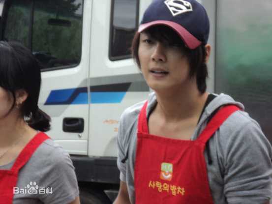 尹施允(，Yun Si Yun，ユン シユン，Yoon Si Yoon)社会活动及公益宣传图册生活照