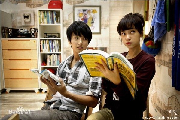 尹施允(，Yun Si Yun，ユン シユン，Yoon Si Yoon)穿透屋顶的HK 最优质剧照