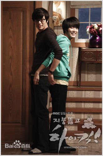 尹施允(，Yun Si Yun，ユン シユン，Yoon Si Yoon)穿透屋顶的HK 最优质剧照