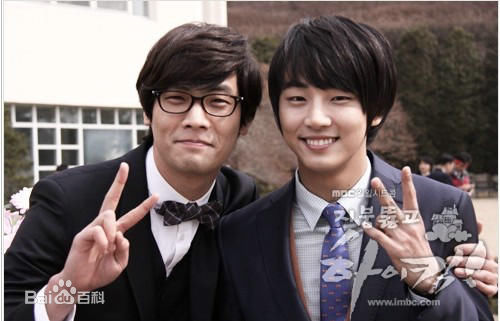 尹施允(，Yun Si Yun，ユン シユン，Yoon Si Yoon)穿透屋顶的HK 最优质剧照